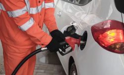 Petrol Fiyatları Geriledi, Motorine İndirim Göründü: Bu Gece Pompa Değişiyor
