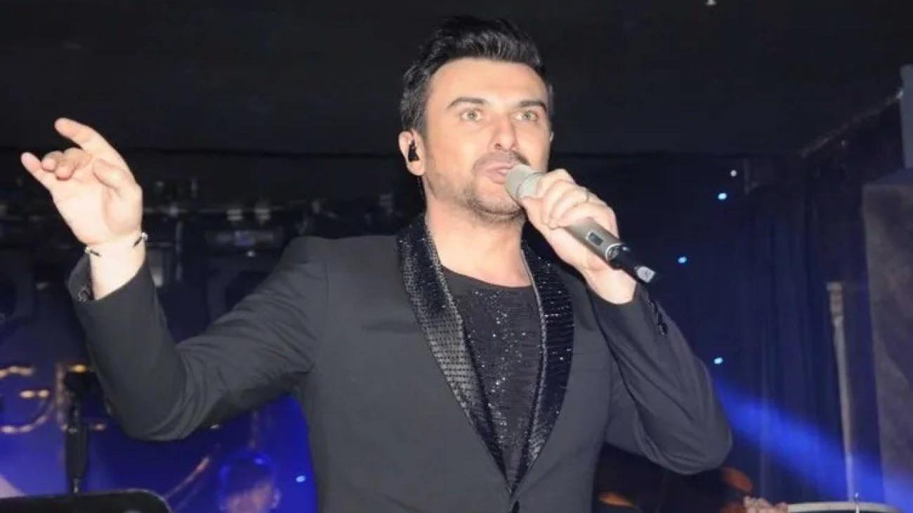 Gökhan Tepe 30. Yıl Kutlamasında Ayvalık’ta Duygusal Anlar Yaşattı